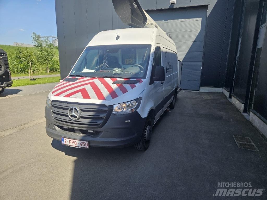 VERSALIFT VT 145 F Araç üstü platformlar