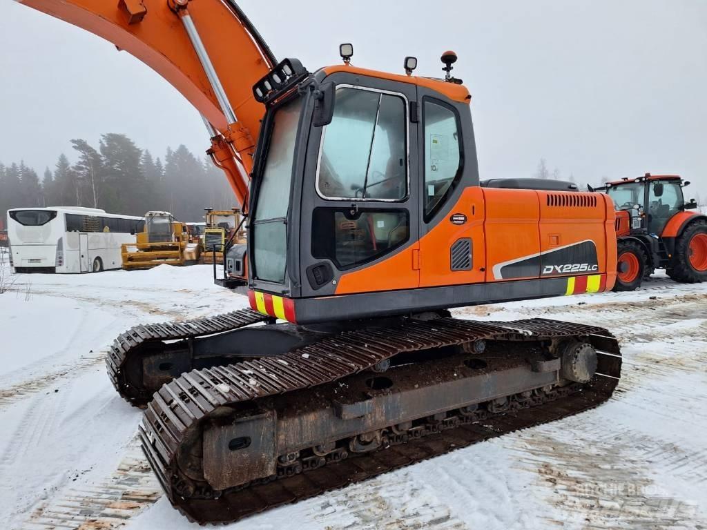 Doosan DX 225 LC Paletli ekskavatörler