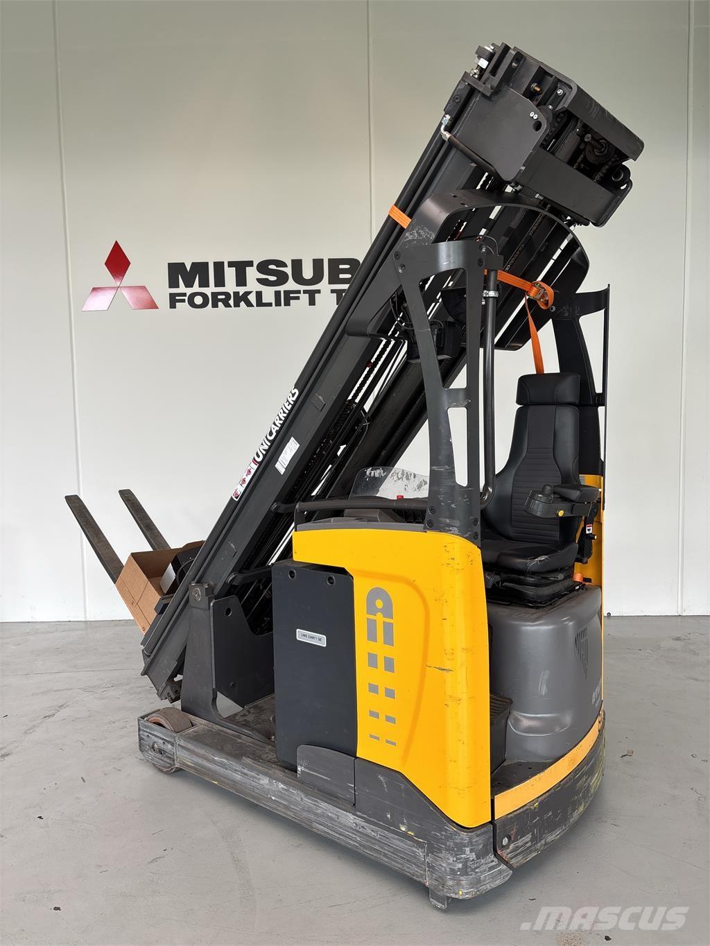 Atlet UMS200 Reach truck - depo içi istif araçları