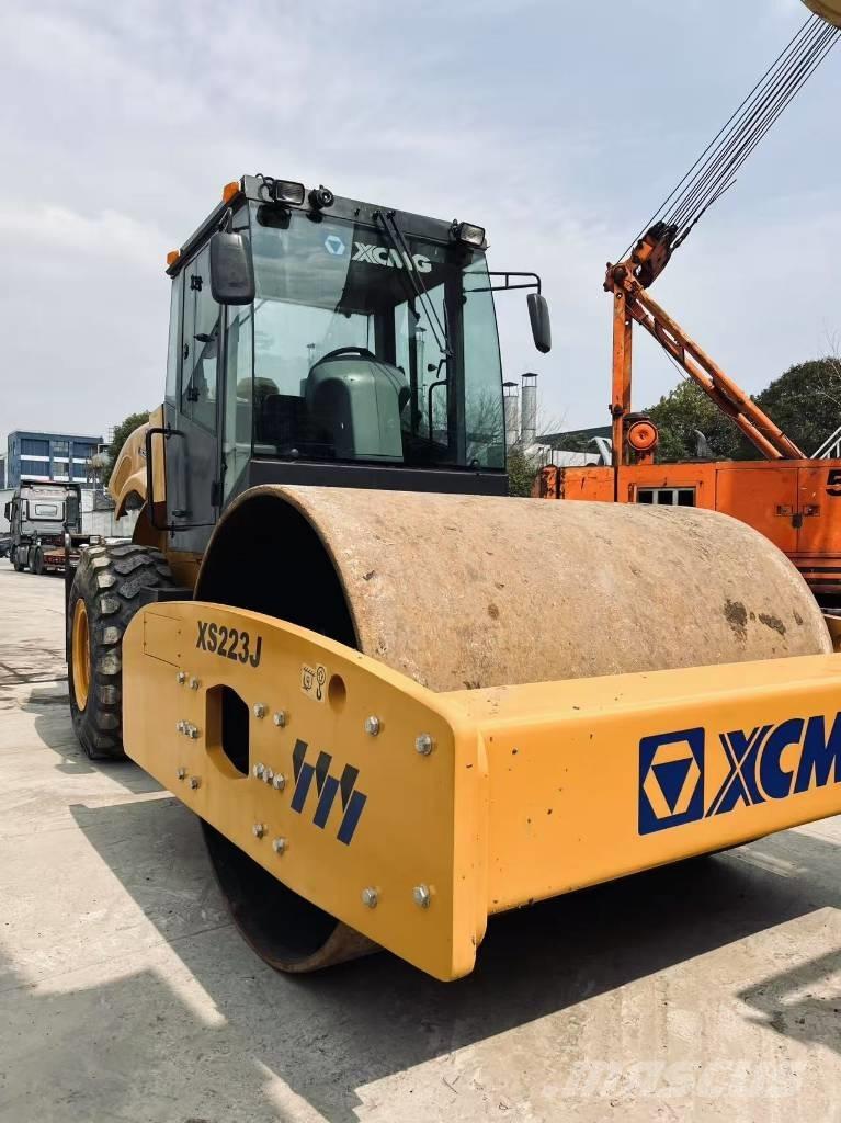 XCMG XS 223 J Tek tamburlu silindirler