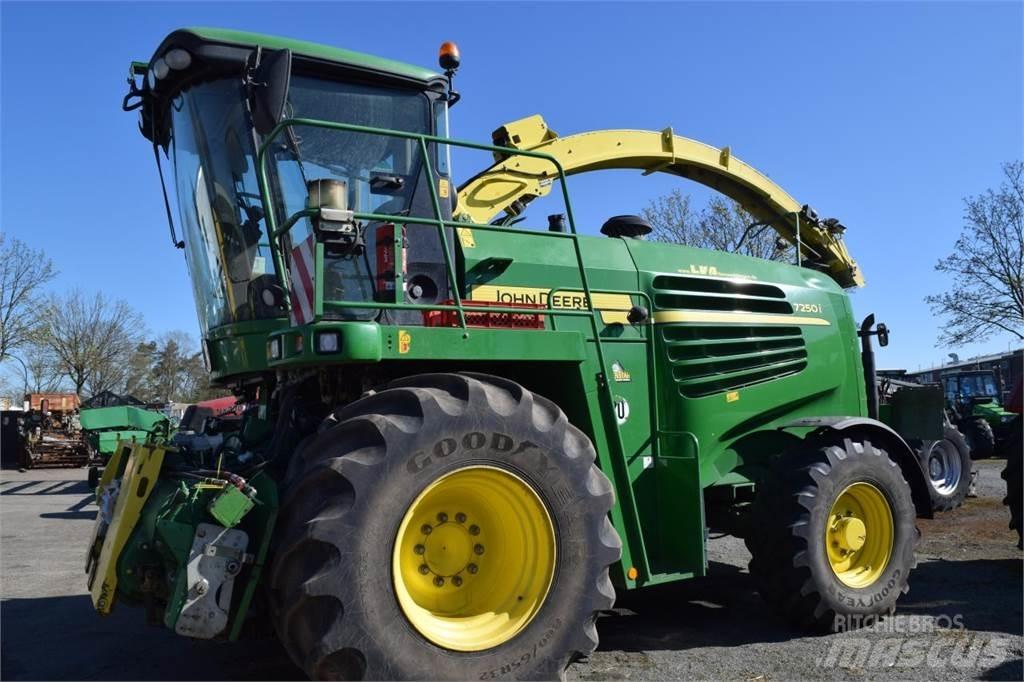 John Deere 7250 i Kendi yürür silaj makinalari
