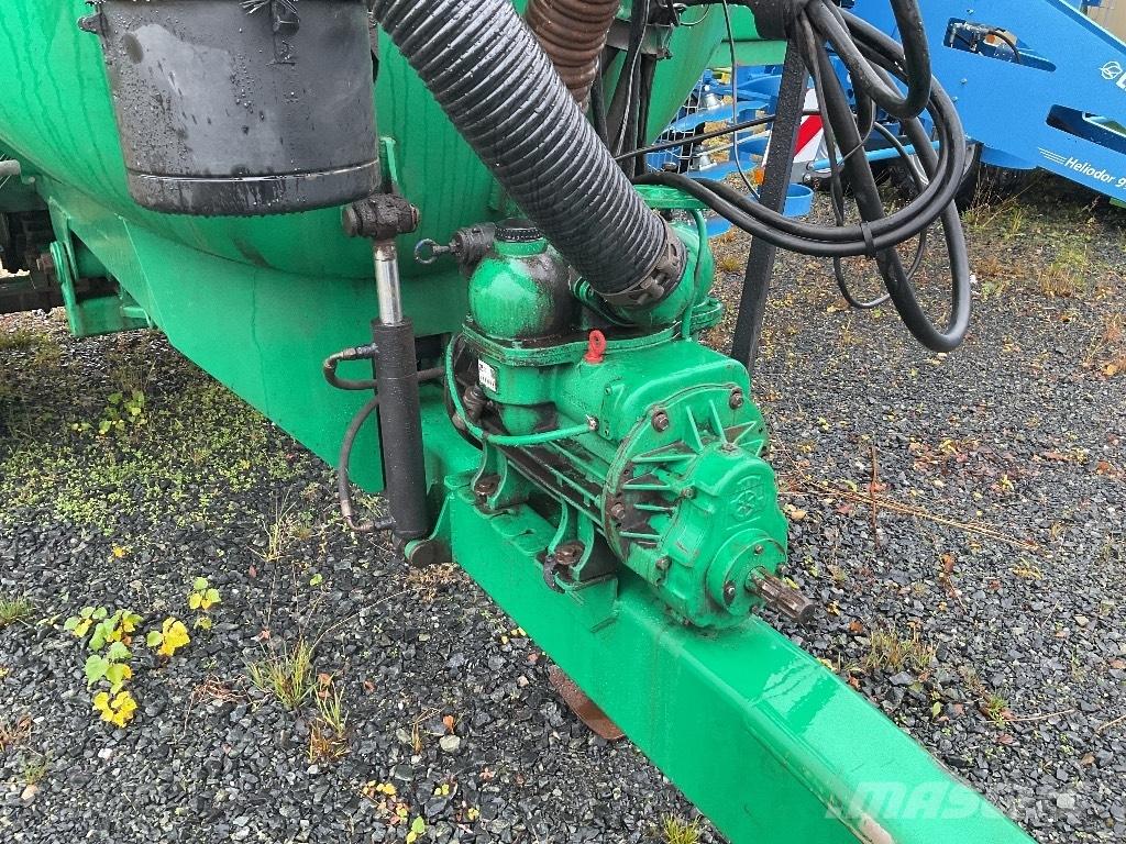 Vepi 11300 Sivi gübre ve ilaç tankerleri