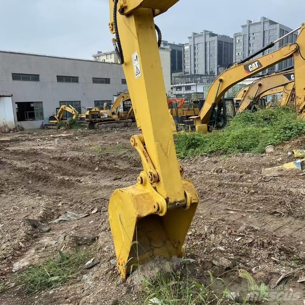 Komatsu PC 60 Paletli ekskavatörler