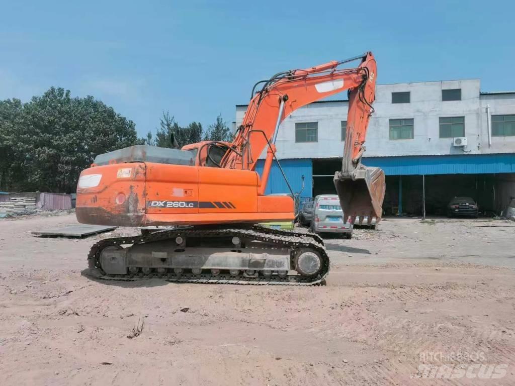 Doosan DX 260 Paletli ekskavatörler