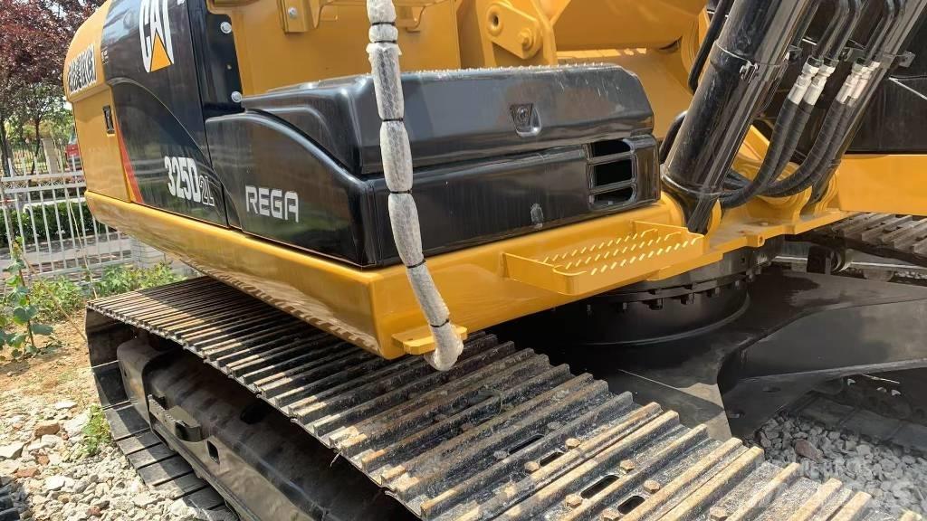 CAT 325 D Paletli ekskavatörler