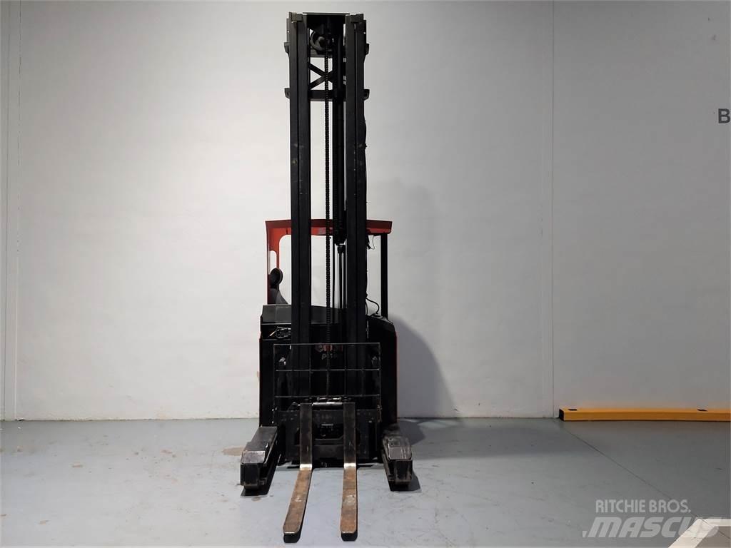 BT RRB 3 Reach truck - depo içi istif araçları