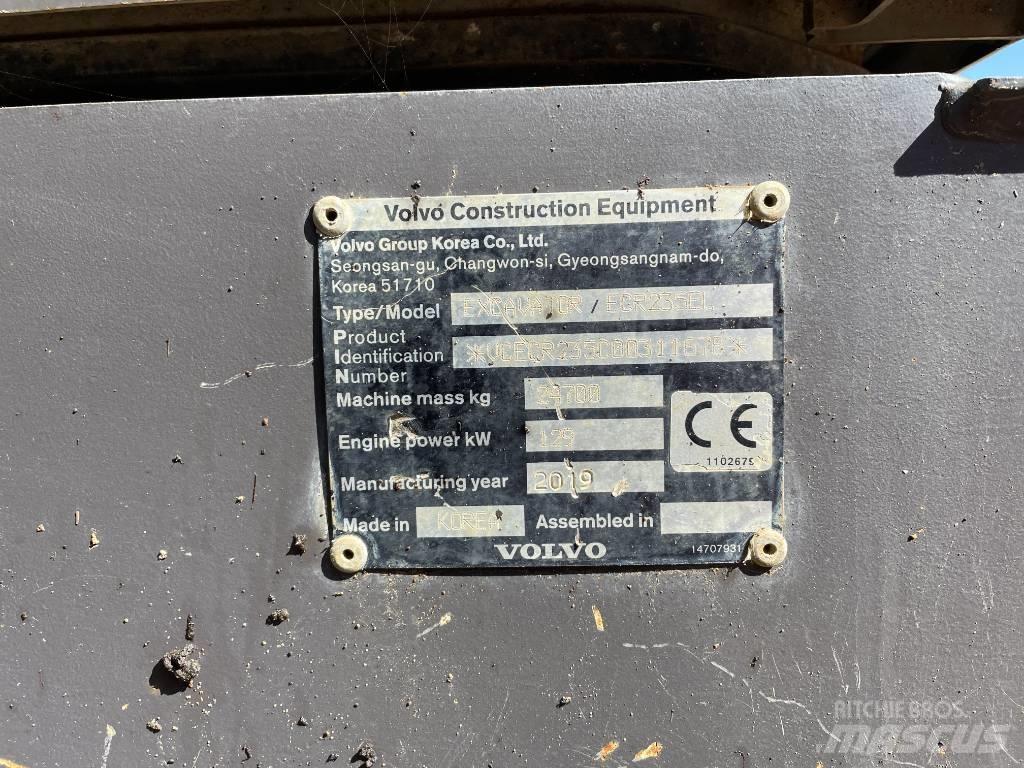 Volvo ECR 235 Paletli ekskavatörler