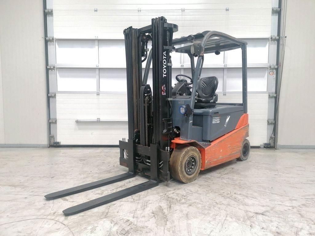 Toyota 8FBMT25 Elektrikli forkliftler