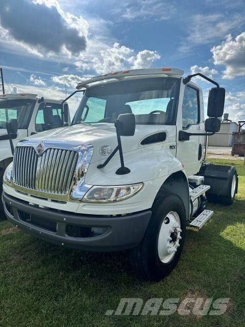 International MV607 Çekiciler