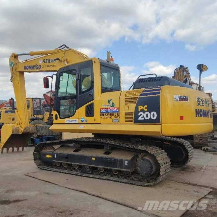 Komatsu PC 220-8 Paletli ekskavatörler