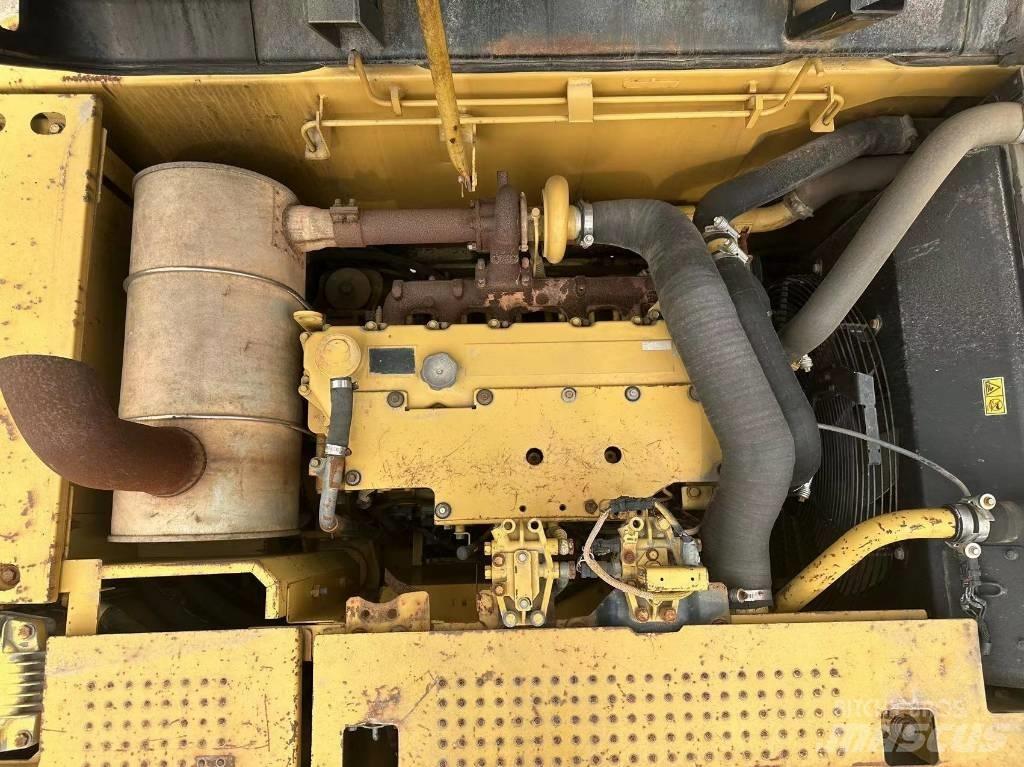 CAT 323D Paletli ekskavatörler