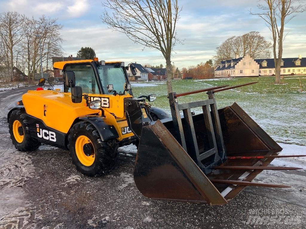 JCB 525-60 Tarimsal teleskopik yükleyiciler