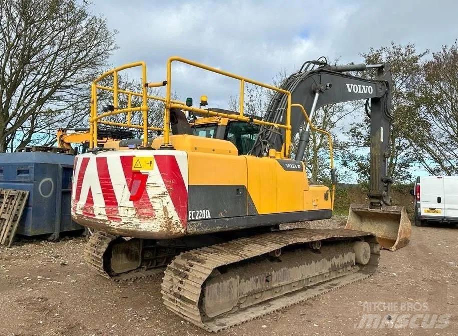 Volvo EC 220 DL Paletli ekskavatörler