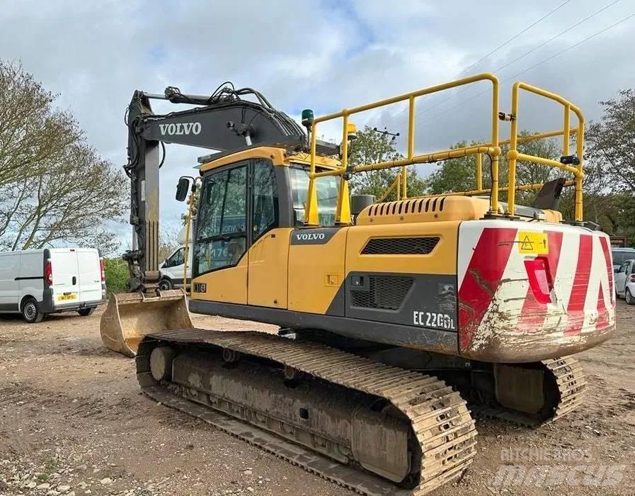 Volvo EC 220 DL Paletli ekskavatörler