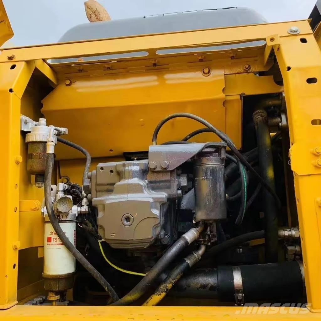 Komatsu PC 200 Paletli ekskavatörler