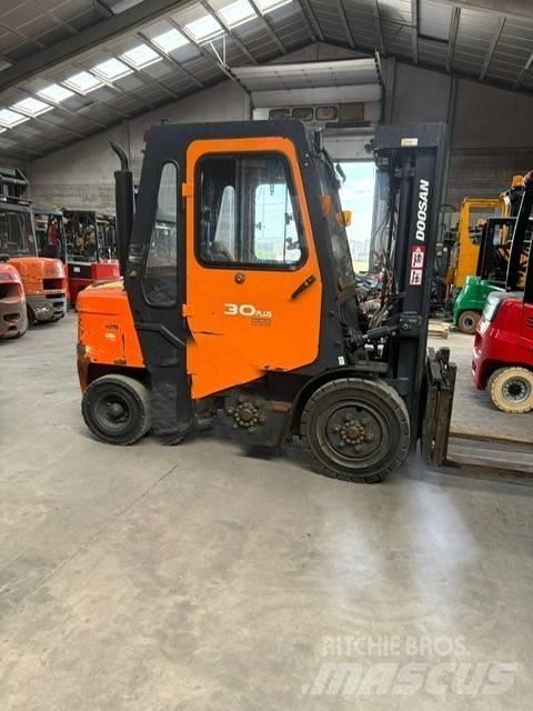 Doosan FD30 Dizel forkliftler