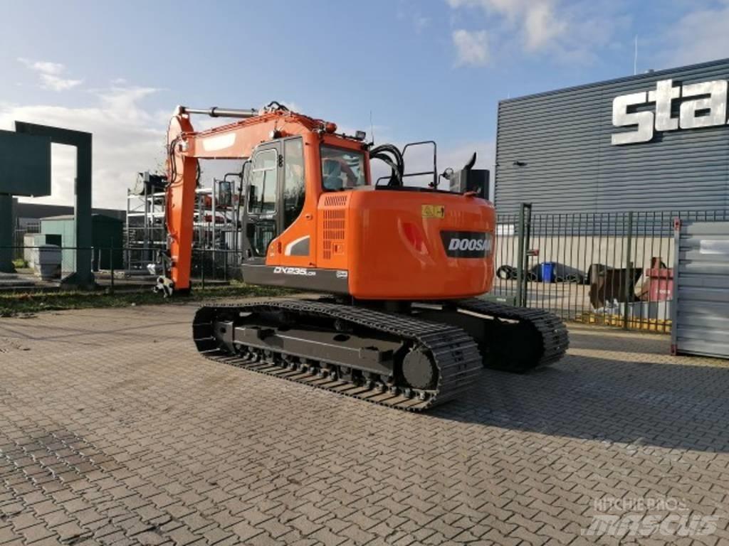 Doosan DX 235 LCR-5 Paletli ekskavatörler