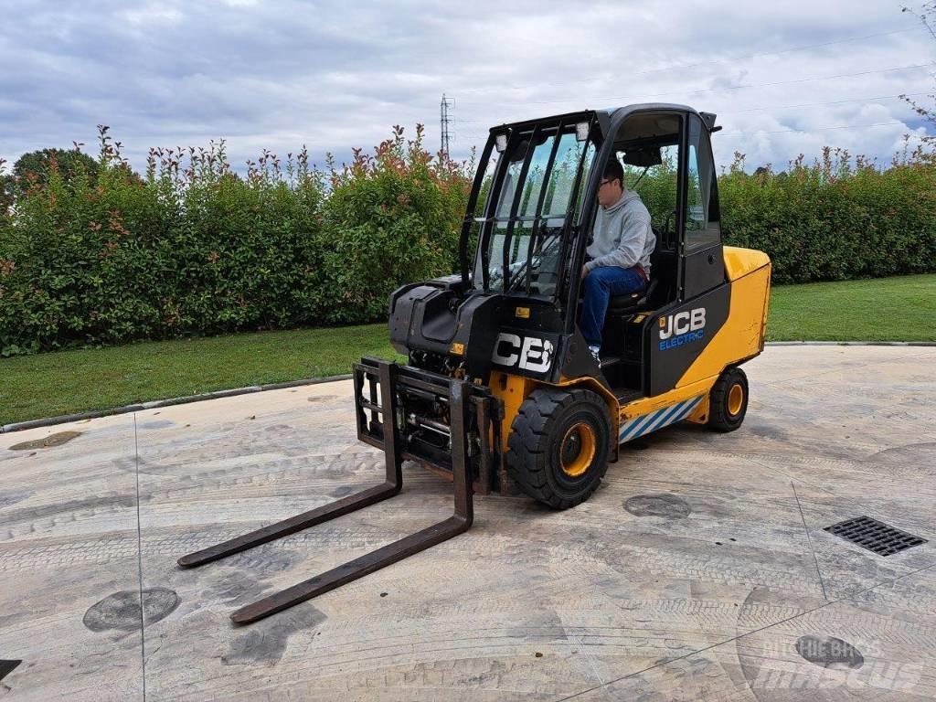 JCB TLT 30-19E Reach truck - depo içi istif araçları