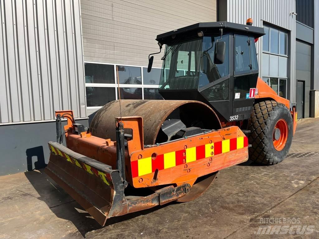 Dynapac CA302D Tek tamburlu silindirler