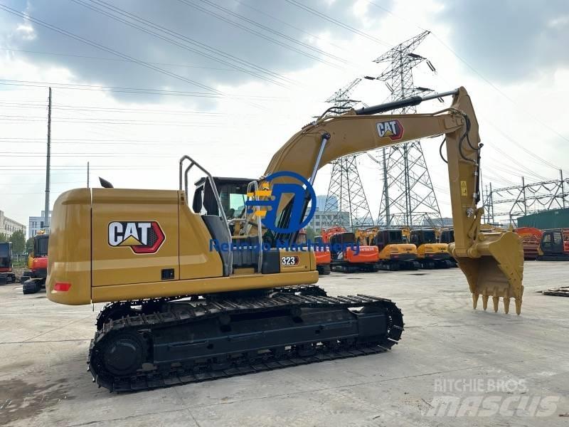 CAT 323GC Paletli ekskavatörler