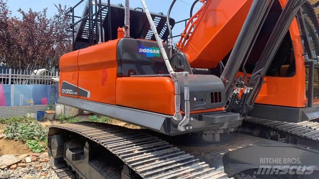 Doosan DX 300 LC Paletli ekskavatörler