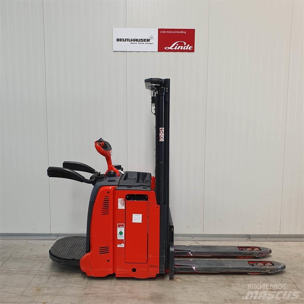 Linde D12AP Yaya kumandali istif makinasi