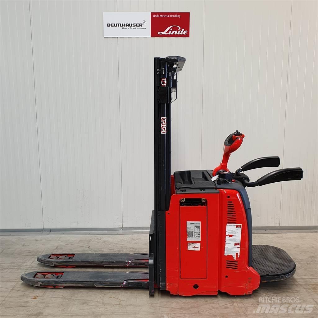 Linde D12AP Yaya kumandali istif makinasi