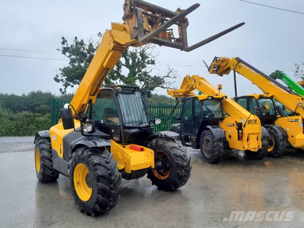 JCB 541-70 Tarimsal teleskopik yükleyiciler