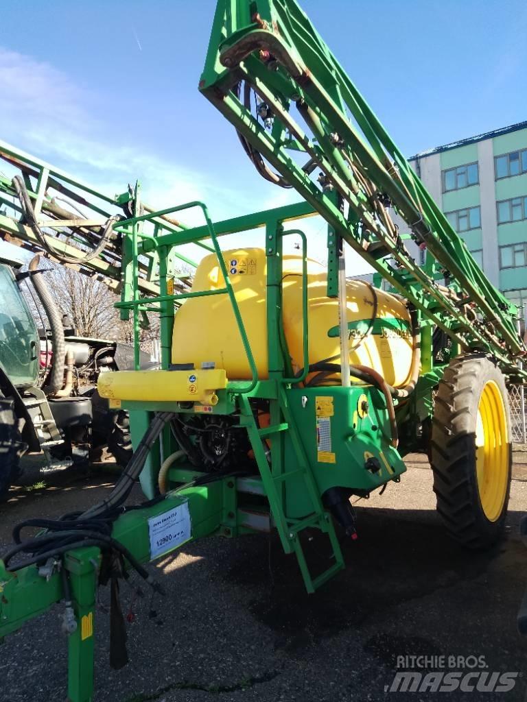 John Deere 732 Çekilir pülverizatörler
