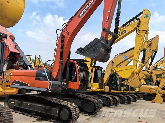Doosan DX 225 LC Paletli ekskavatörler