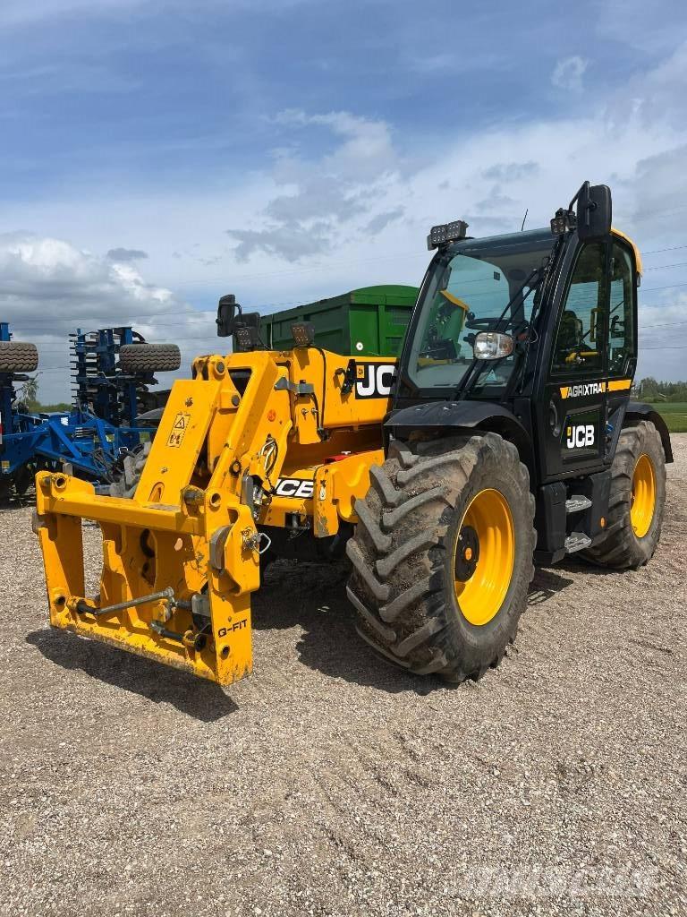 JCB Agri Xtra 542-70 Ön yükleyici ve kazicilar