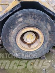 Volvo A25 Lastikler