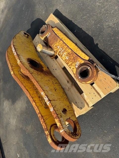 Komatsu BUCKET LINK Kovalar