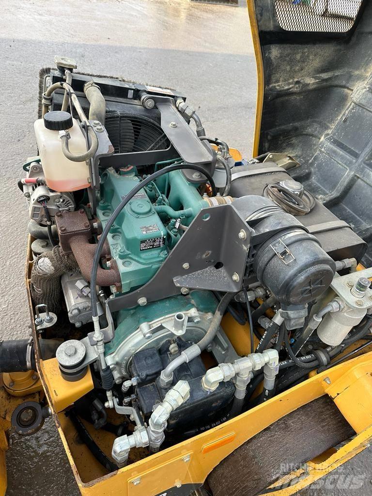 Volvo DD 25 B Çift tamburlu silindirler