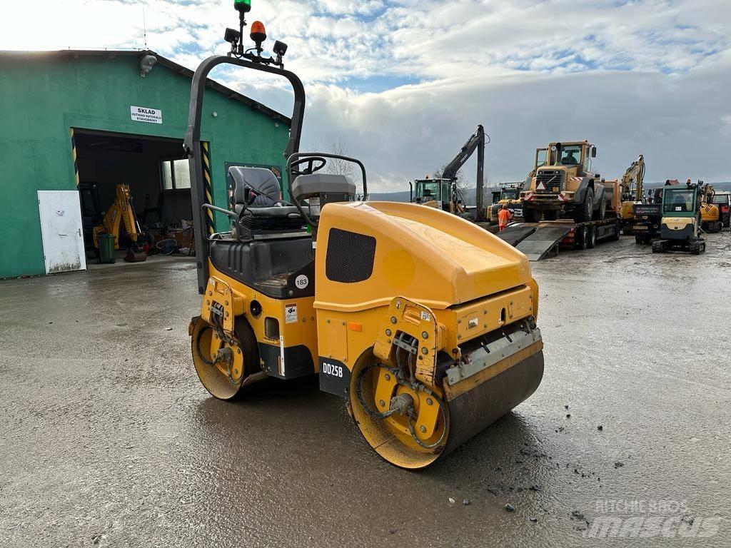 Volvo DD 25 B Çift tamburlu silindirler
