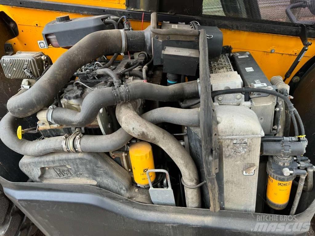 JCB 527-58 Tarimsal teleskopik yükleyiciler