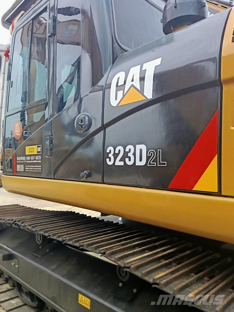 CAT 323 D2L Paletli ekskavatörler