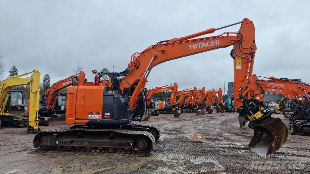 Hitachi ZX225USLC-6 Paletli ekskavatörler