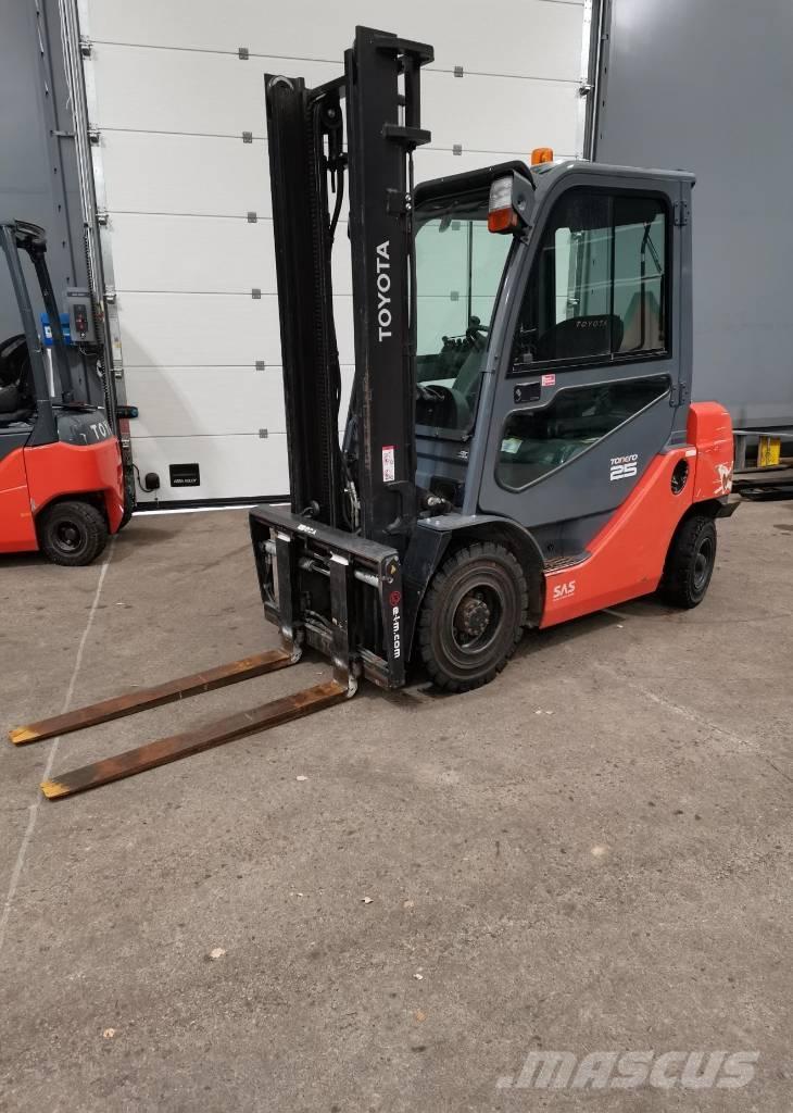 Toyota 8FDF25 Dizel forkliftler