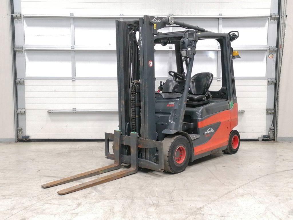 Linde E25-01 Elektrikli forkliftler