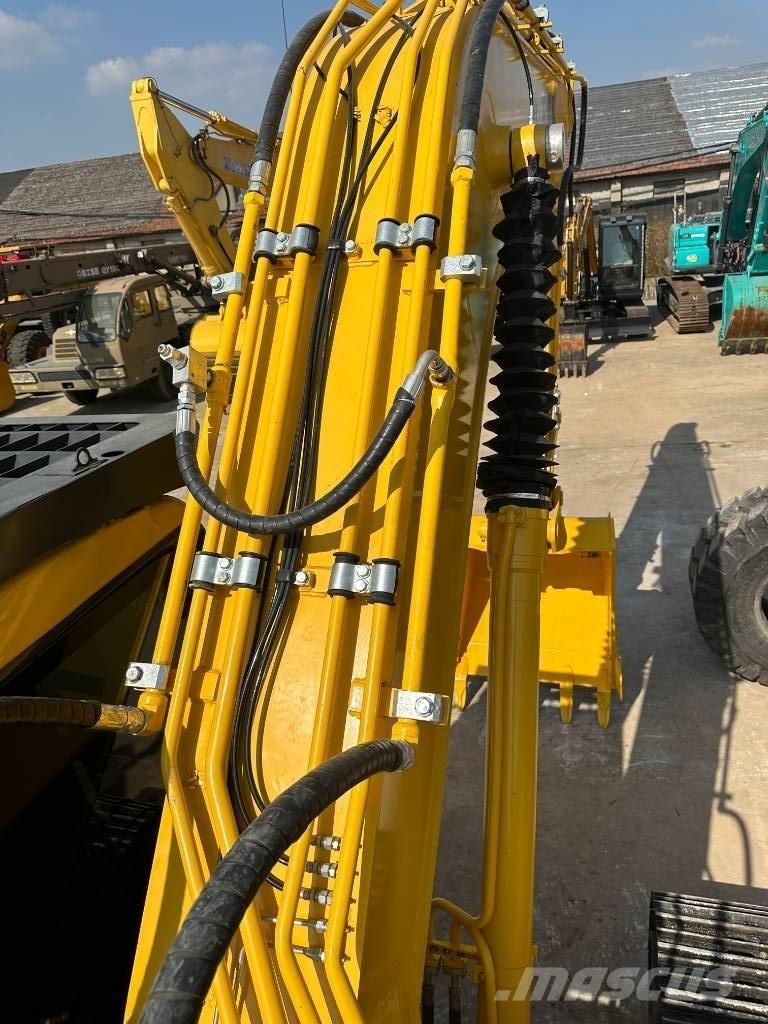 Komatsu PC 200-7 Paletli ekskavatörler