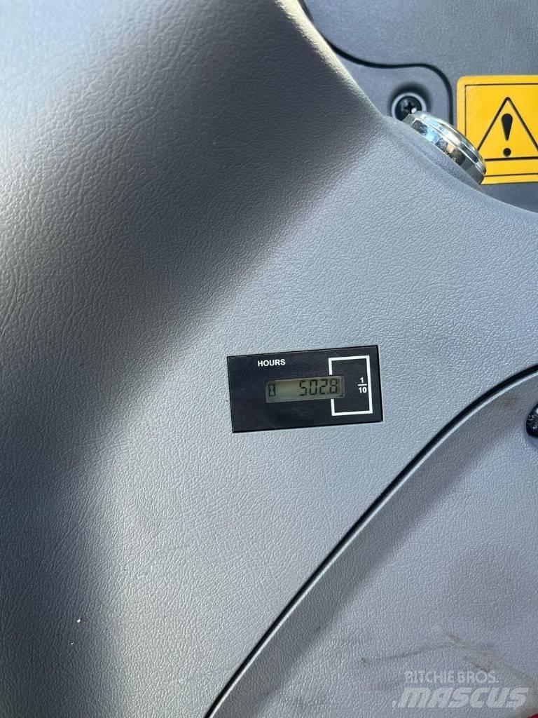Hyundai HW 65 A Lastik tekerli ekskavatörler
