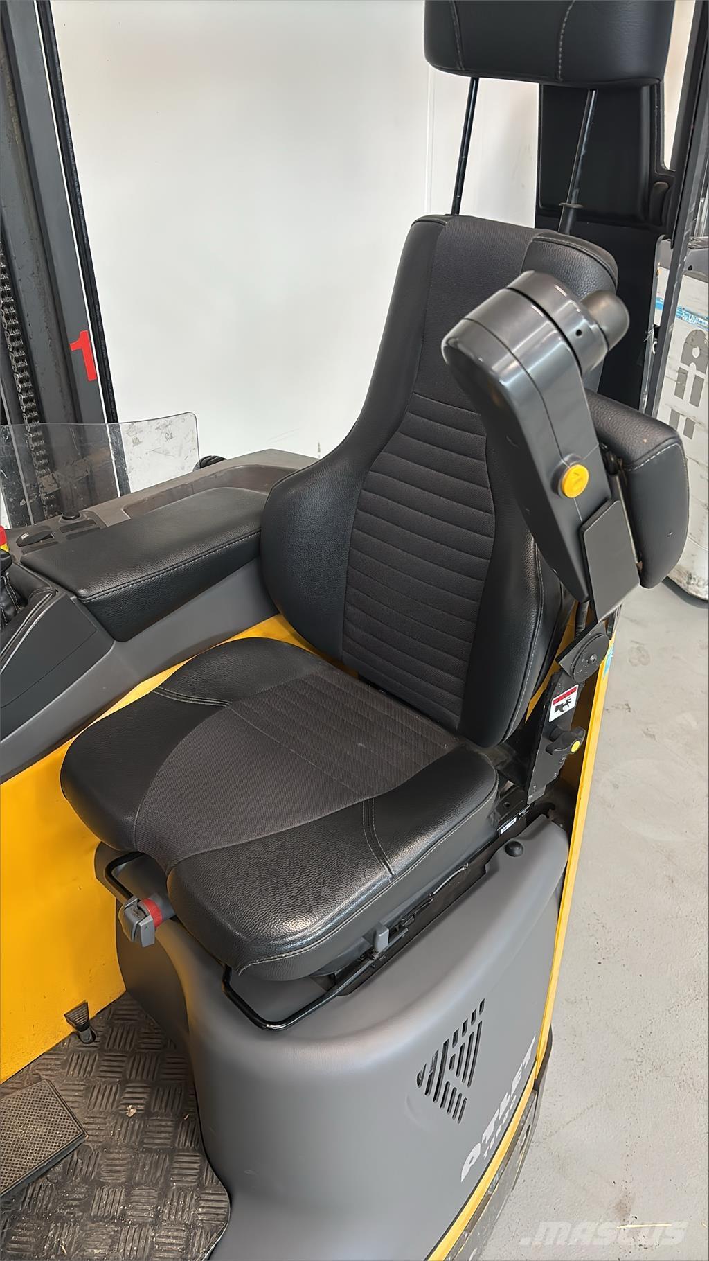 Atlet ULS120 Reach truck - depo içi istif araçları