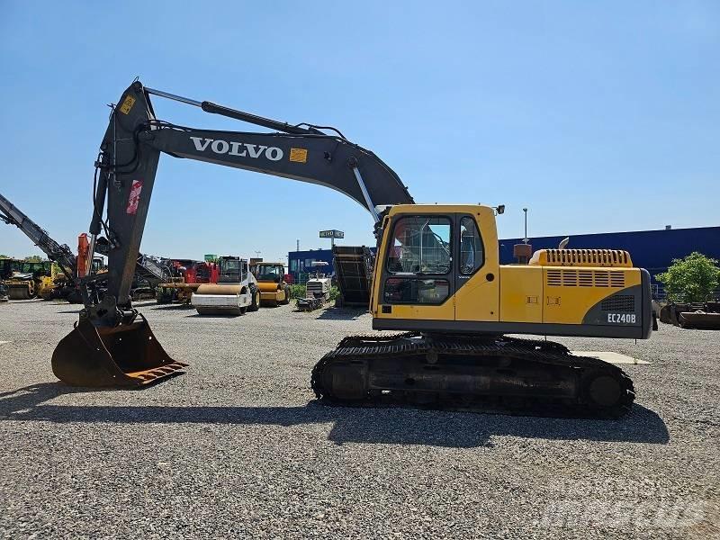 Volvo EC 240 B N LC Paletli ekskavatörler