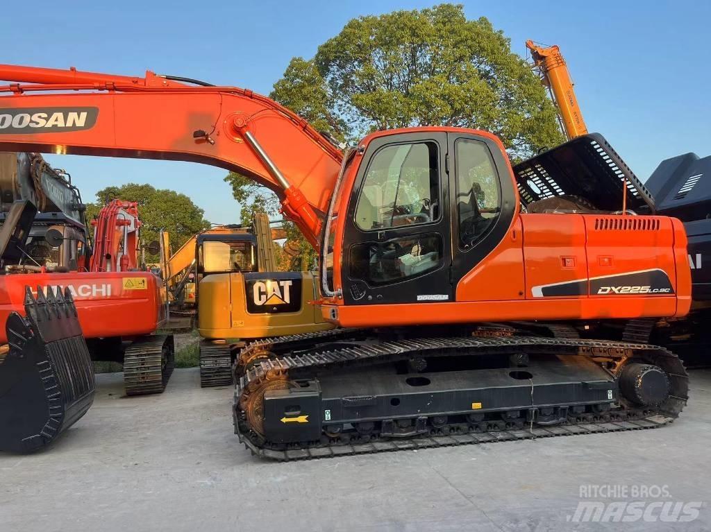 Doosan DX225LC-9C Paletli ekskavatörler