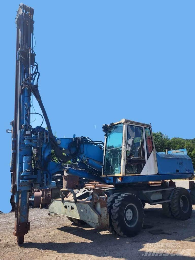 Sennebogen ZM19T Titreşimli kazık çakıcıları
