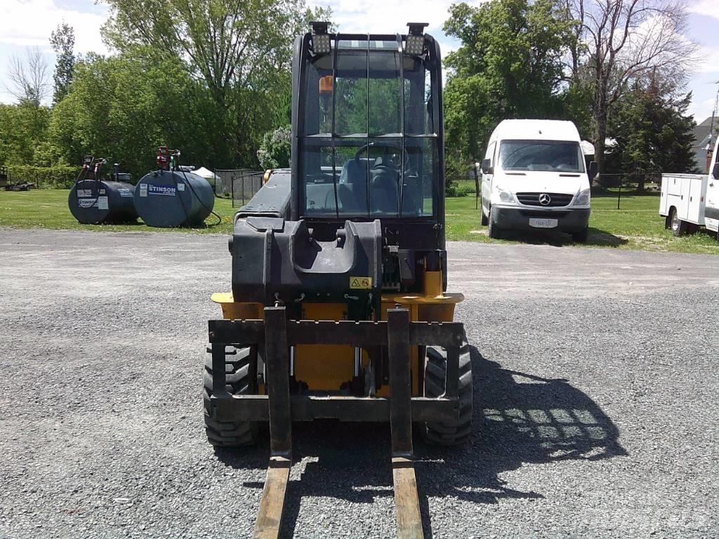 JCB 35 D Arazi tipi forklift