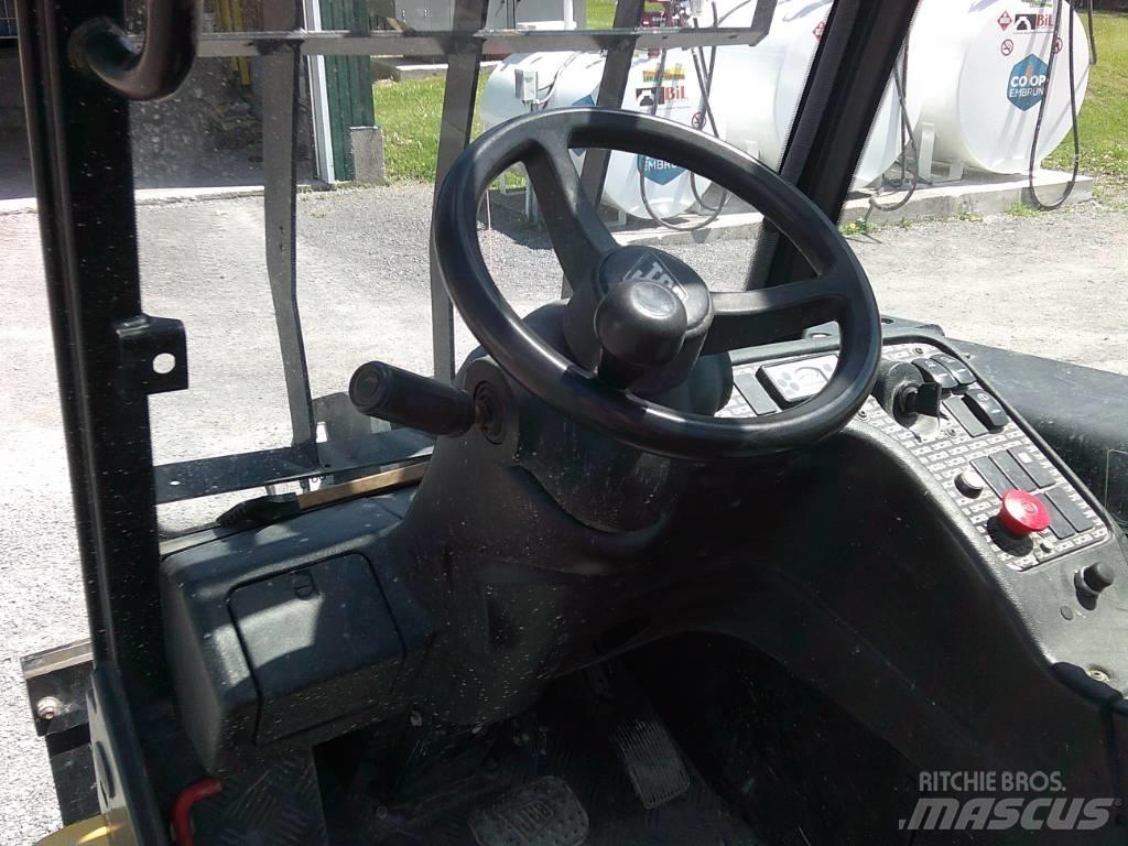 JCB 35 D Arazi tipi forklift