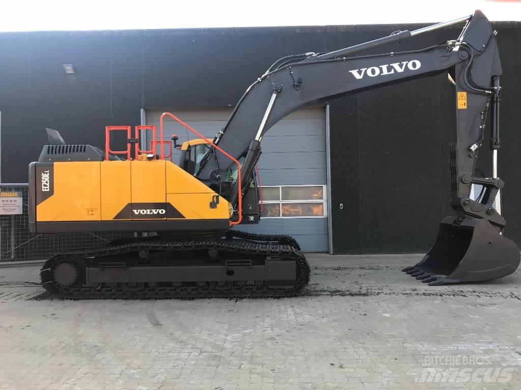 Volvo EC250E L Paletli ekskavatörler