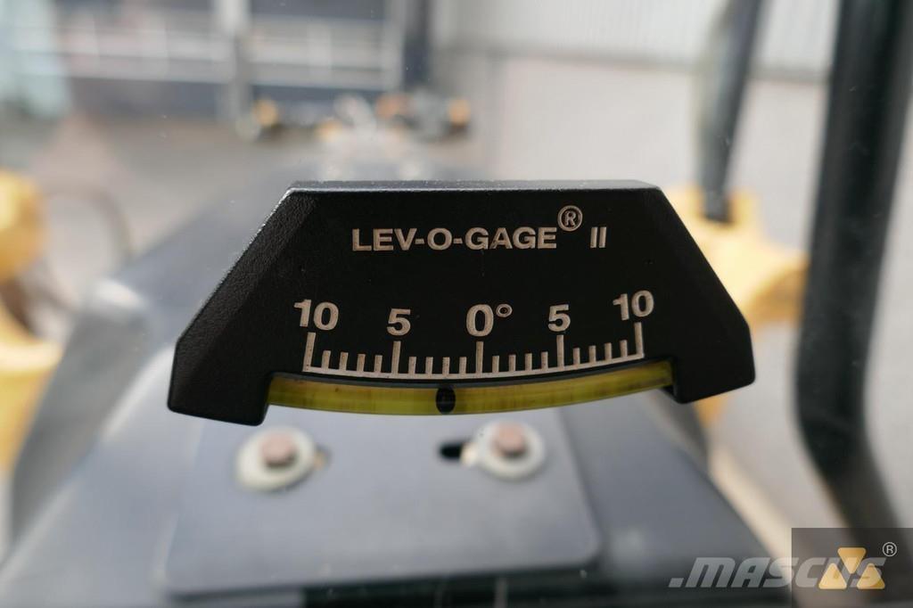 CAT 140M2 Greyderler